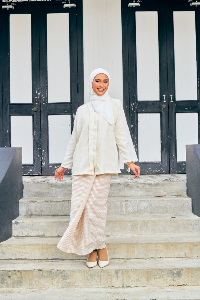 THE KEBAYA IN CREME NUDE