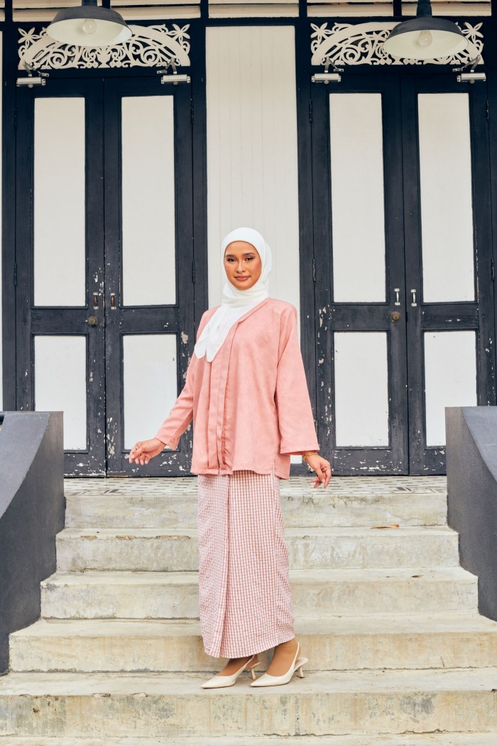 THE KEBAYA IN DUSK PINK